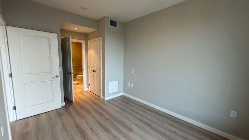 908-5938 Olive Street , Burnaby, BC V5H 2P6 5