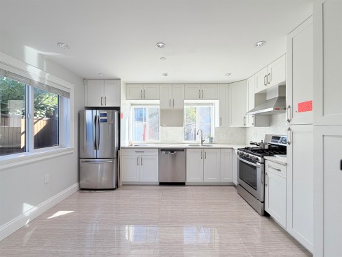 2532 5Th Avenue E, Vancouver, BC 
