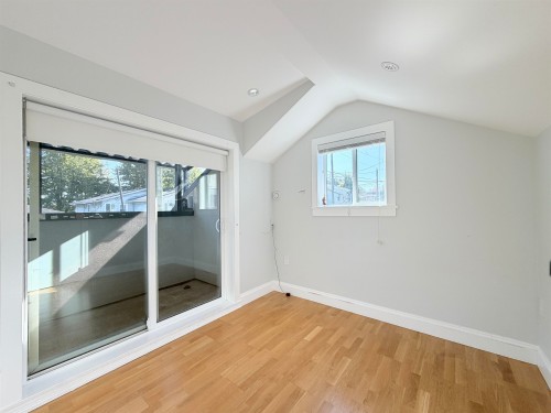 2532 5Th Avenue E, Vancouver, BC 