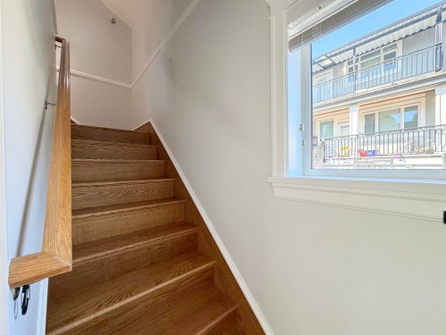 2532 5Th Avenue E, Vancouver, BC 