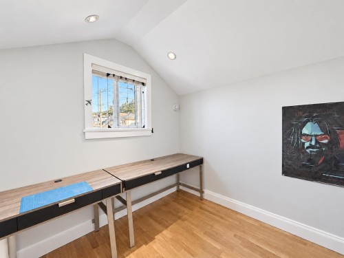 2532 5Th Avenue E, Vancouver, BC 