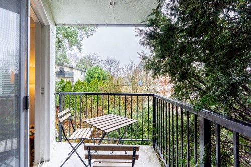 213-36 14th Avenue E Vancouver, BC V5T 4C9