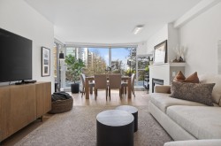 305-560 Cardero Street Vancouver, BC V6G 3E9
