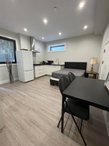 5561 Rugby Street , Burnaby, BC V5H 1V7 2