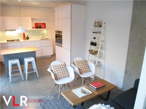 803-219 Georgia Street E, Vancouver, BC V6A 1Z6 4