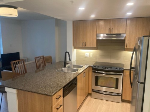 210-9262 University Crescent Crescent , Burnaby, BC V5A 0A4 5