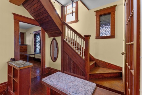 1663 Adanac Street, Vancouver, BC 
