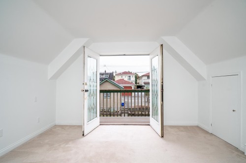 2948 Grant Street, Vancouver, BC 