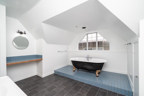 2948 Grant Street, Vancouver, BC 