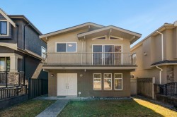 166 51st Avenue E Vancouver, BC V5X 1C3