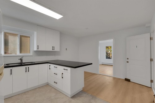 166 51St Avenue E, Vancouver, BC 