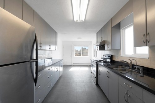 166 51St Avenue E, Vancouver, BC 