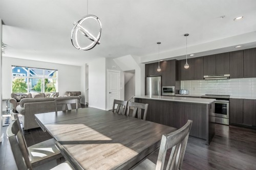 1301-11295 Pazarena Place, Maple Ridge, BC 