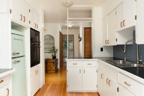 1144 Miller Road, Bowen Island, BC 