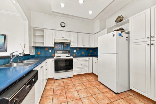 403-121 29Th Street W, North Vancouver, BC 