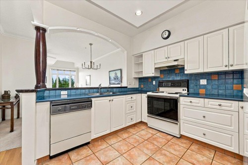 403-121 29Th Street W, North Vancouver, BC 