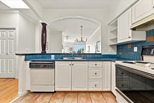 403-121 29Th Street W, North Vancouver, BC 