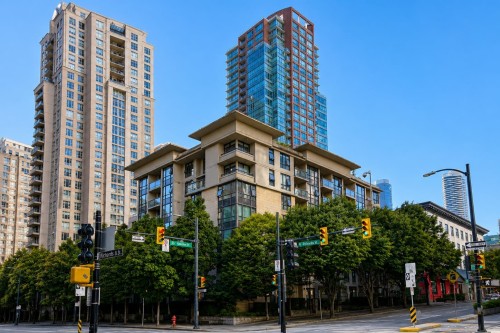 201-538 Smithe Street  Vancouver, BC V6B 0A6
