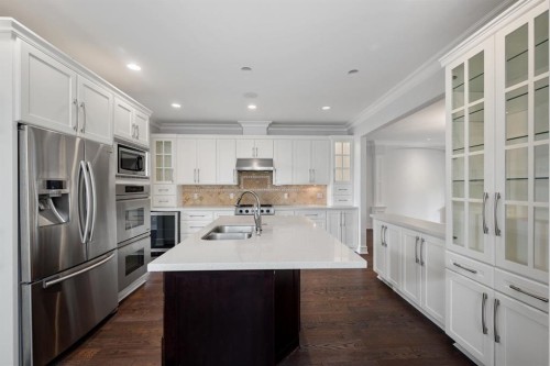 2185 Lawson Avenue , West Vancouver, BC V7V 2E1 2