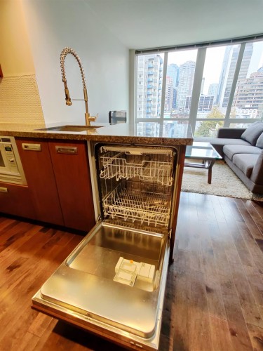 1002-1055 Richards Street, Vancouver, BC 