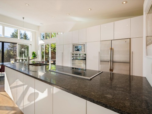 8476 Matterhorn Drive, Whistler, BC 