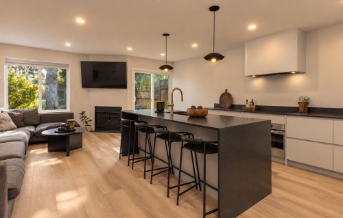 16-40200 Government Road  Squamish, BC V8B 0G6