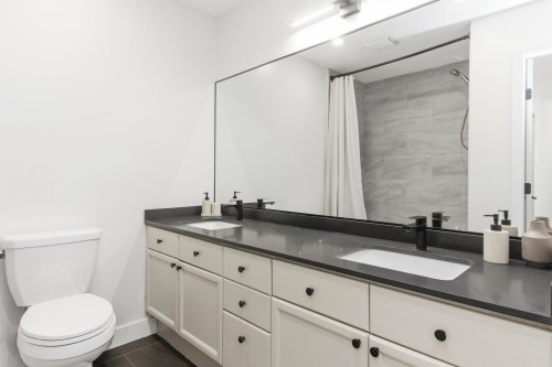 16-40200 Government Road, Squamish, BC 