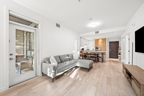 123-4033 May Drive, Richmond, BC 
