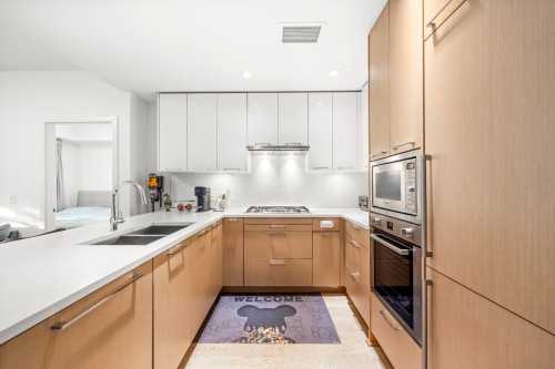 123-4033 May Drive, Richmond, BC 