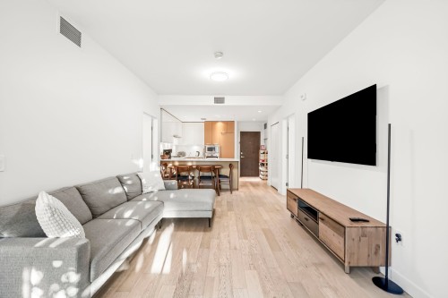123-4033 May Drive, Richmond, BC 