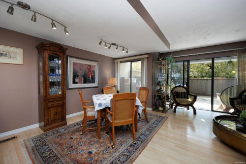 21-1174 Inlet Street, Coquitlam, BC 