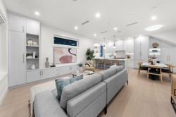 1-1582 2nd Avenue E Vancouver, BC V5N 1C7