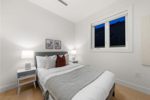 1-1582 2Nd Avenue E, Vancouver, BC 