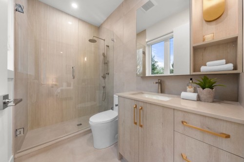 1-1582 2Nd Avenue E, Vancouver, BC 
