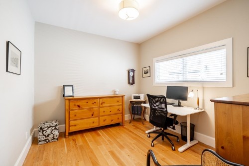 457 11Th Street E, North Vancouver, BC 
