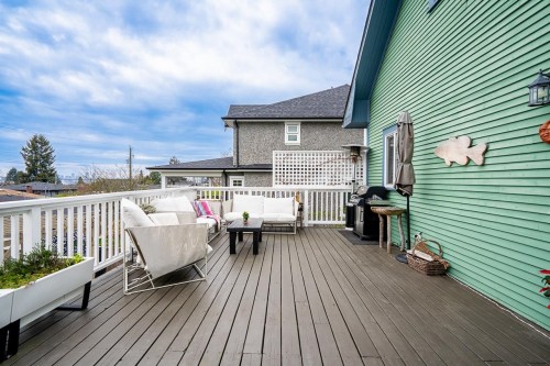 457 11Th Street E, North Vancouver, BC 