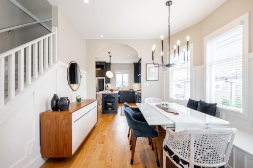 457 11Th Street E, North Vancouver, BC 