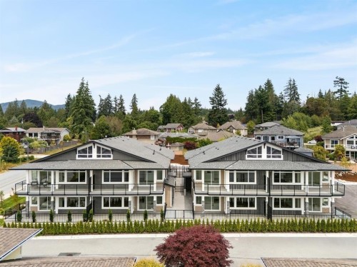 4-5522 Mccourt Road, Sechelt, BC 