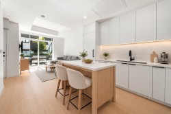 127-650 2nd Street ENorth Vancouver, BC V7L 1E3