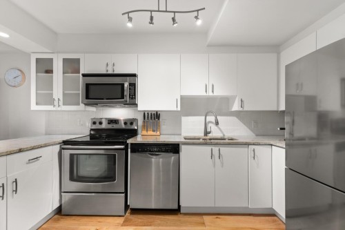 401-1819 Pendrell Street , Vancouver, BC V6G 1T3 2