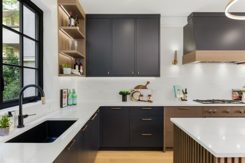 1683 Nelson Street, Vancouver, BC 