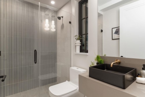 1683 Nelson Street, Vancouver, BC 