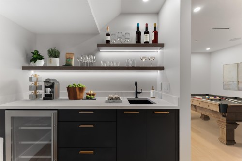 1683 Nelson Street, Vancouver, BC 
