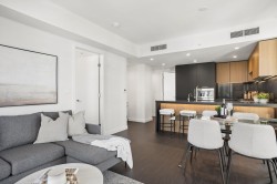 2004-6608 Sussex Avenue Burnaby, BC V5H 0M3