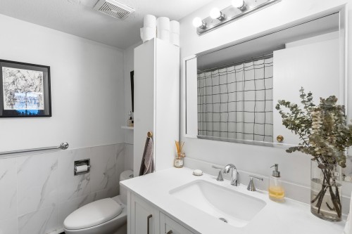 18-24 16Th Avenue W, Vancouver, BC 