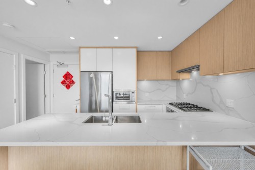 3202-567 Clarke Road, Coquitlam, BC 