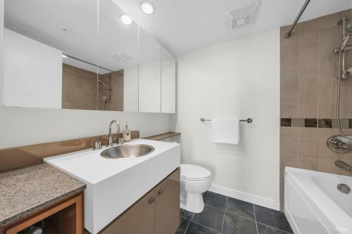3002-1438 Richards Street, Vancouver, BC 