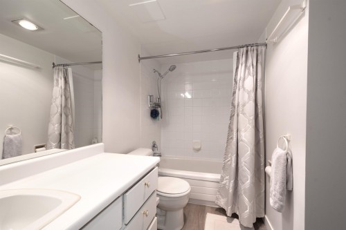 901-2020 Fullerton Avenue, North Vancouver, BC 