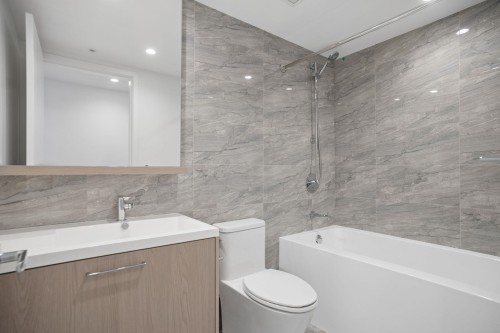 206-6608 Sussex Avenue, Burnaby, BC 