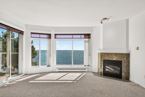202-5470 Inlet Avenue, Sechelt, BC 